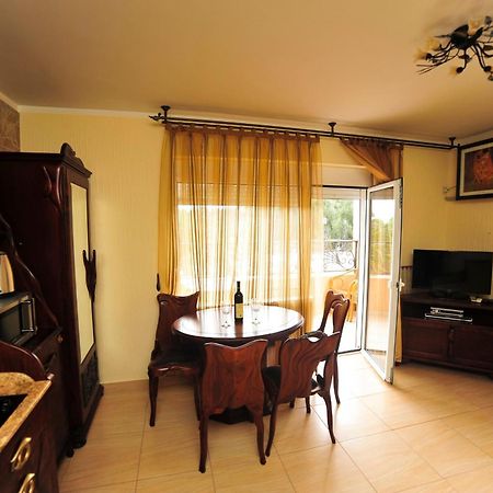 Villa Dolphin Apartments Petrovac Room photo