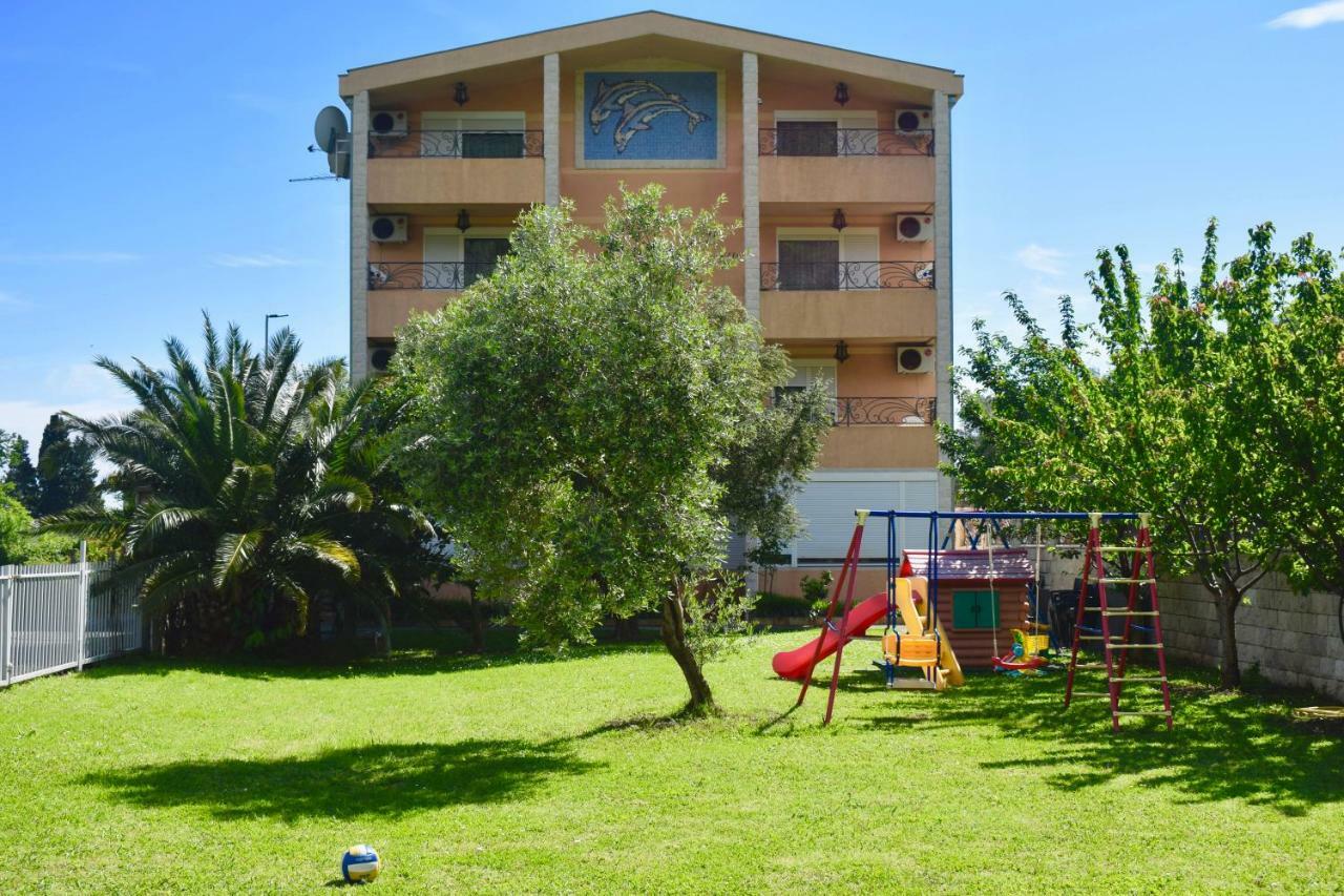 Villa Dolphin Apartments Petrovac Exterior photo